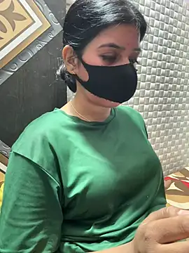 Snapshot of Hot_Jaanvi_ chatting on 04.17.26 Hot Jaanvi online show from 04.17.26