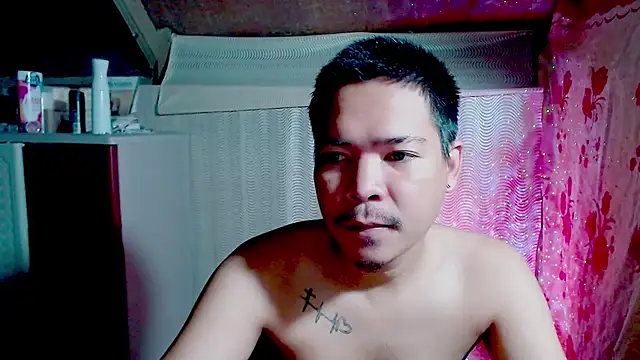 Snapshot of MANIACasianX chatting on 10.08.25 MANIACasianX online show from 10.08.25