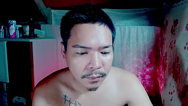 Snapshot of MANIACasianX chatting on 10.12.25 MANIACasianX online show from 10.12.25