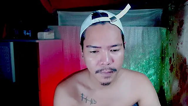 Snapshot of MANIACasianX chatting on 10.16.25 MANIACasianX online show from 10.16.25