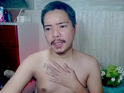 Snapshot of MANIACasianX chatting on 10.19.25 MANIACasianX online show from 10.19.25