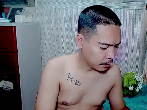 Snapshot of MANIACasianX chatting on 10.30.25 MANIACasianX online show from 10.30.25