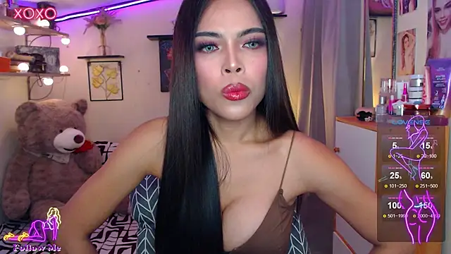Snapshot of izabella_moore chatting on 05.18.26 izabella moore online show from 05.18.26