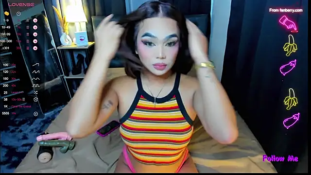 Snapshot of ScarletgraysonX chatting on 11.07.25 ScarletgraysonX online show from 11.07.25