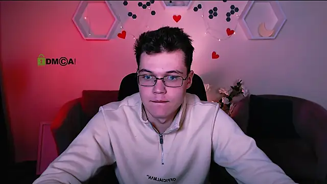 Snapshot of lucas_long_ chatting on 10.07.25 lucas long online show from 10.07.25