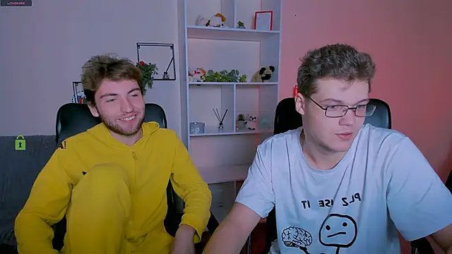 Snapshot of lucas_long_ chatting on 10.09.25 lucas long online show from 10.09.25