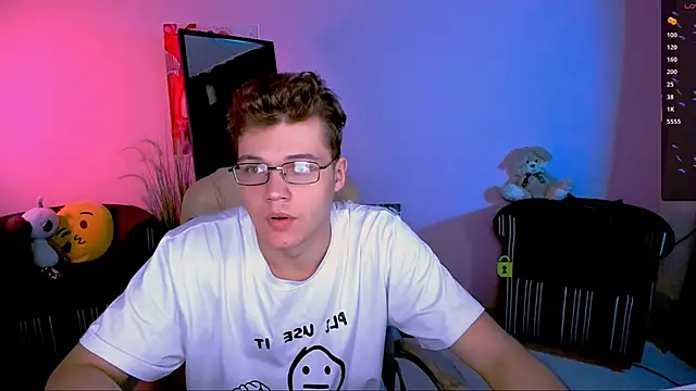 Snapshot of lucas_long_ chatting on 10.16.25 lucas long online show from 10.16.25