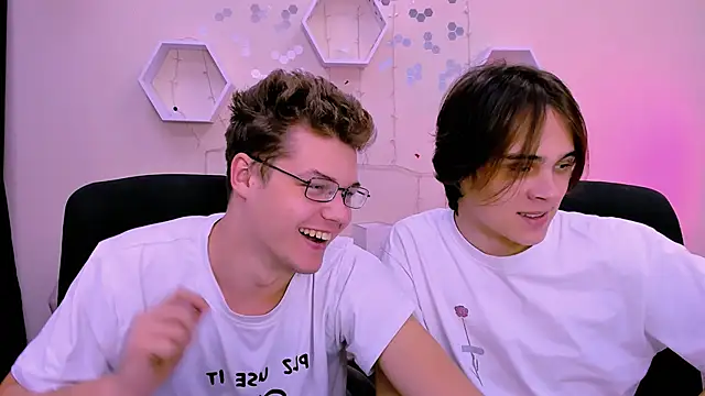 Snapshot of lucas_long_ chatting on 11.09.25 lucas long online show from 11.09.25