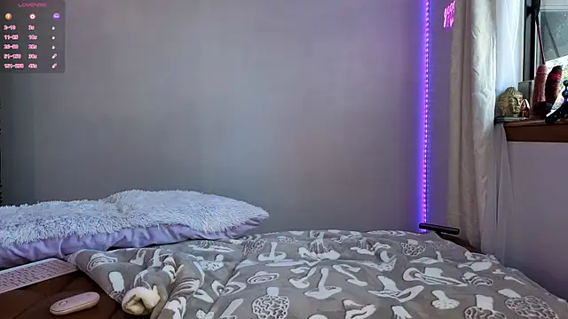 dustbunni0414 online show from 12.03.25