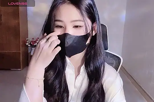    Daisy    online show from 12.17.25