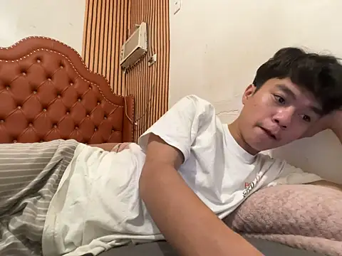 ur little secret online show from 02.10.26