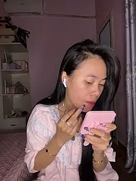 Snapshot of Dau-Tayy chatting on 10.12.25 Dau-Tayy online show from 10.12.25