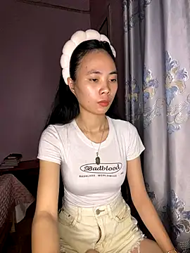 Snapshot of Dau-Tayy chatting on 10.25.25 Dau-Tayy online show from 10.25.25