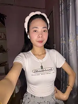 Snapshot of Dau-Tayy chatting on 10.26.25 Dau-Tayy online show from 10.26.25