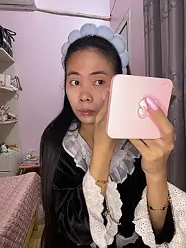 Snapshot of Dau-Tayy chatting on 11.10.25 Dau-Tayy online show from 11.10.25