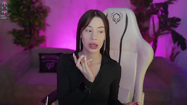 Selena Glow online show from 12.22.25