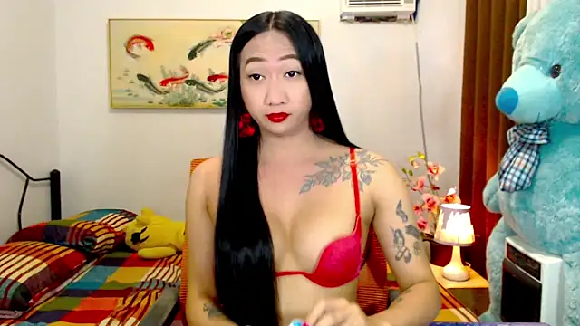 Snapshot of LovelyQueen69 chatting on 05.28.26 LovelyQueen69 online show from 05.28.26