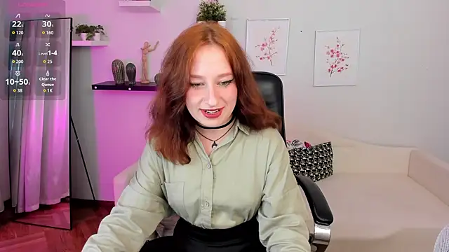 Snapshot of Violet_Griffen chatting on 09.23.25 Violet Griffen online show from 09.23.25