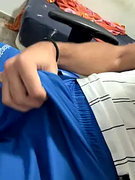 aavrdvh33 online show from 09.30.25