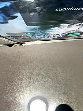 aavrdvh33 online show from 10.04.25