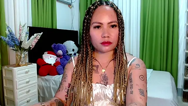 Snapshot of EstellaStarXxx chatting on 10.31.25 EstellaStarXxx online show from 10.31.25