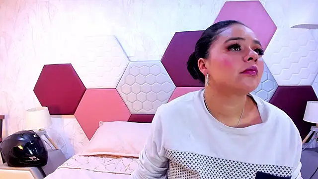 ArielleWilde online show from 11.28.25