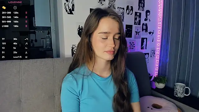 Snapshot of lovelyalivia chatting on 11.02.25 lovelyalivia online show from 11.02.25