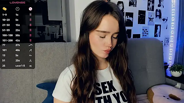 Snapshot of lovelyalivia chatting on 12.02.25 lovelyalivia online show from 12.02.25