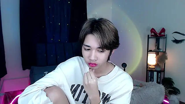 Lavictoriathegreat online show from 12.14.25