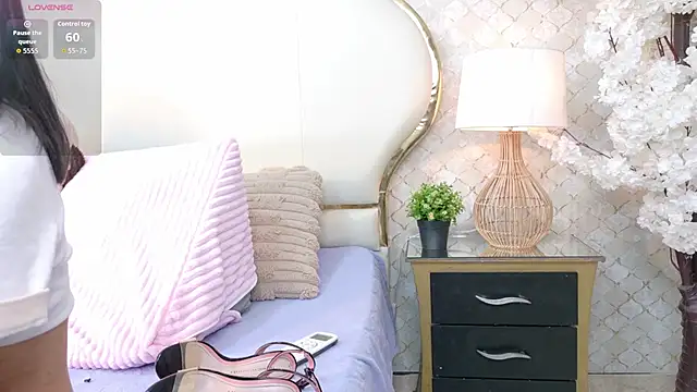 Mhia Sweet  online show from 03.10.26