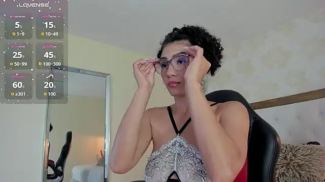 IRISCLARK1 online show from 04.10.26