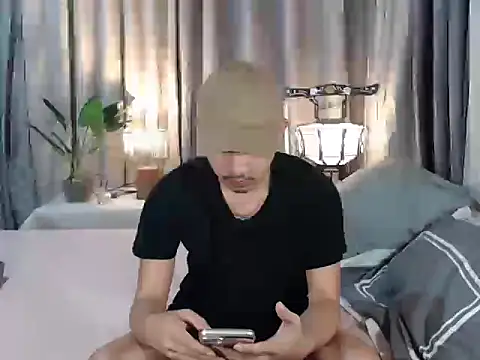 Snapshot of cute_richard24 chatting on 09.25.25 cute richard24 online show from 09.25.25