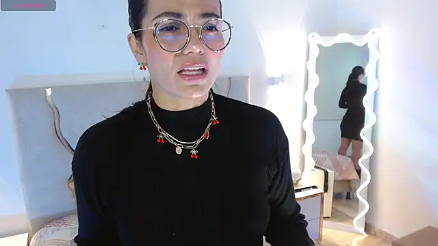 Snapshot of Rosalind_tay chatting on 12.04.25 Rosalind tay online show from 12.04.25