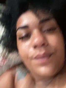 morenaluaa online show from 10.14.25