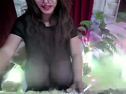 Snapshot of sexy_morena143 chatting on 03.31.26 sexy morena143 online show from 03.31.26