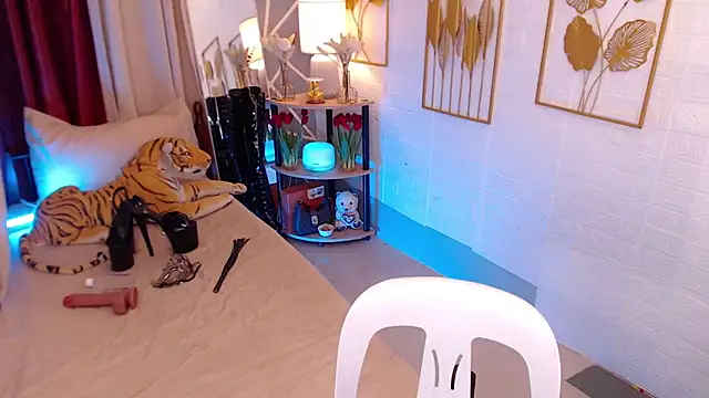 Snapshot of HorseCockIvy chatting on 10.14.25 HorseCockIvy online show from 10.14.25