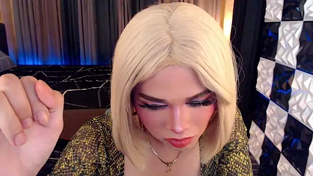 BigCockMaxineTS online show from 11.06.25