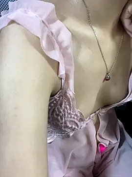 Snapshot of Mina048 chatting on 10.05.25 Mina048 online show from 10.05.25