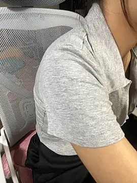 Snapshot of Mina048 chatting on 10.10.25 Mina048 online show from 10.10.25