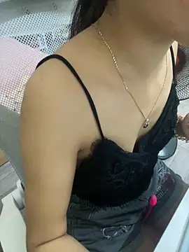 Snapshot of Mina048 chatting on 10.13.25 Mina048 online show from 10.13.25