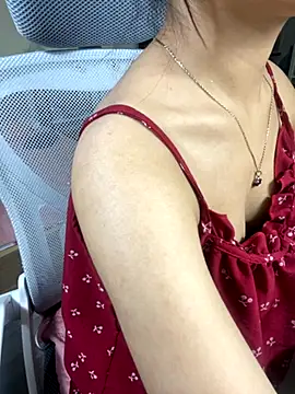 Snapshot of Mina048 chatting on 10.16.25 Mina048 online show from 10.16.25