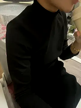 Snapshot of Mina048 chatting on 11.05.25 Mina048 online show from 11.05.25