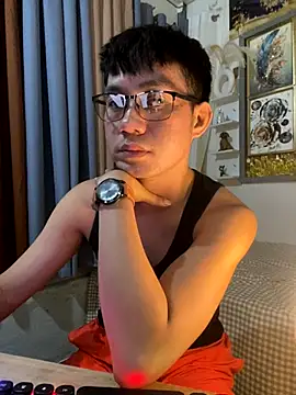 xshyboyx online show from 11.18.25