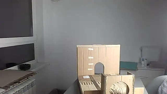 Snapshot of Qaynii chatting on 10.21.25 Qaynii online show from 10.21.25