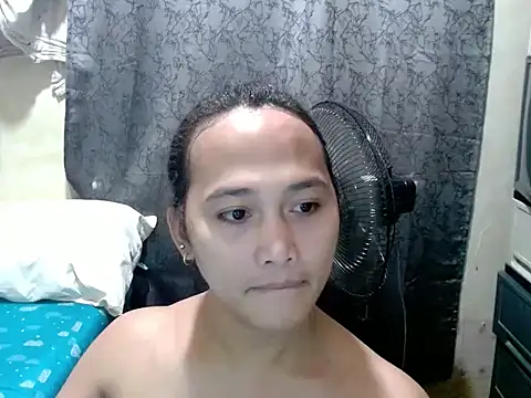 Snapshot of Kelly_Holly chatting on 06.17.26 Kelly Holly online show from 06.17.26