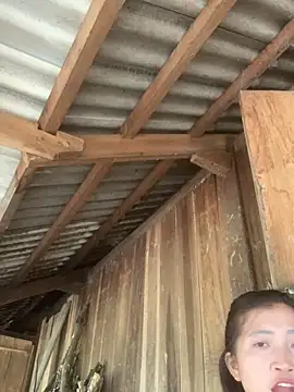 Snapshot of ThiHa003 chatting on 10.13.25 ThiHa003 online show from 10.13.25