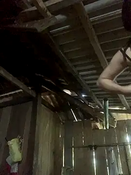 Snapshot of ThiHa003 chatting on 10.28.25 ThiHa003 online show from 10.28.25