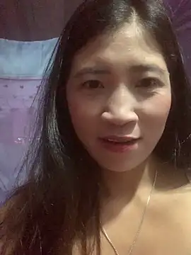 Snapshot of ThiHa003 chatting on 11.12.25 ThiHa003 online show from 11.12.25
