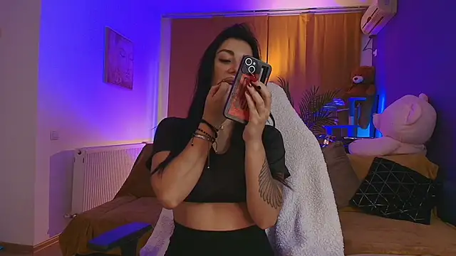 Snapshot of AnyaKim chatting on 10.03.25 AnyaKim online show from 10.03.25