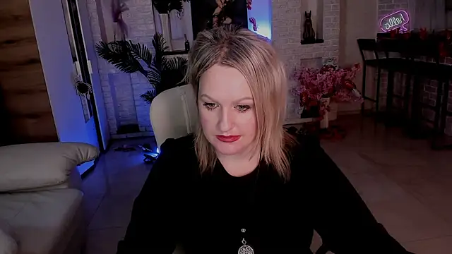 MariemLui online show from 11.03.25